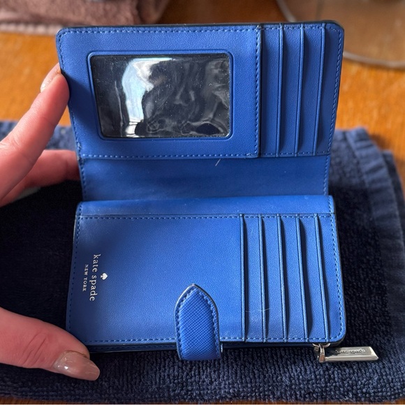 Kate Spade Schuyler Wave Stripe Medium Compact Bifold Wallet - Picture 4 of 5